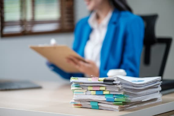 Czech teachers see the biggest problems as administrative burden and the current form of inclusion, while Slovak teachers are most concerned about salaries. Czech teachers see the biggest problems as administrative burden and the current form of inclusion, while Slovak teachers are most concerned about salaries.